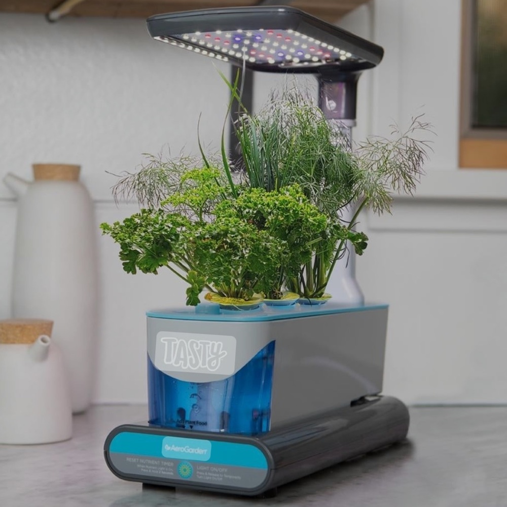 NIB AEROGARDEN SPROUT FULL HERB KIT